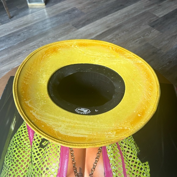 FEDORA BRIM Vibrant Yellow Hat (Worn Once) Size L - Picture 3 of 3